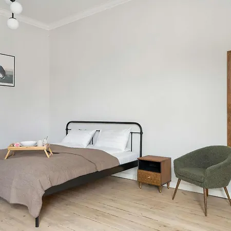 Kopernika Stylowy W Centrum Poznania By Renters Apartment Poznan