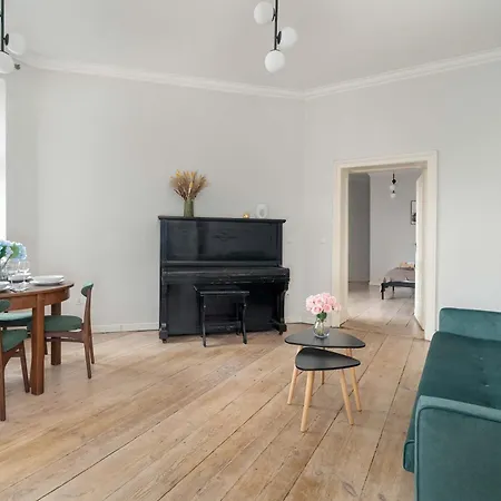 Apartment Kopernika Stylowy W Centrum Poznania By Renters